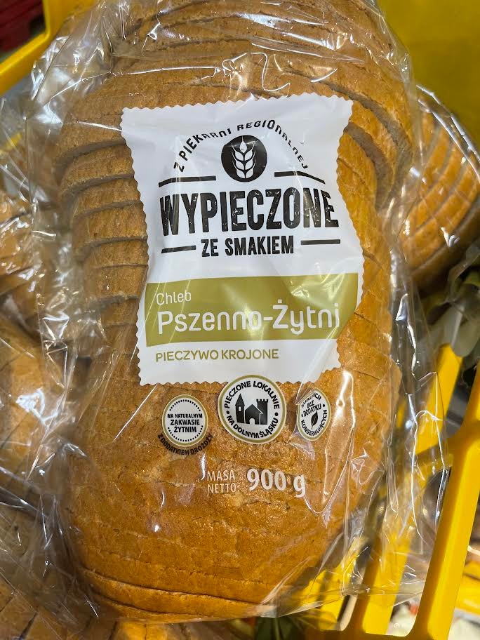 Z piekarni regionalnej chleb pszenno żytni 900g